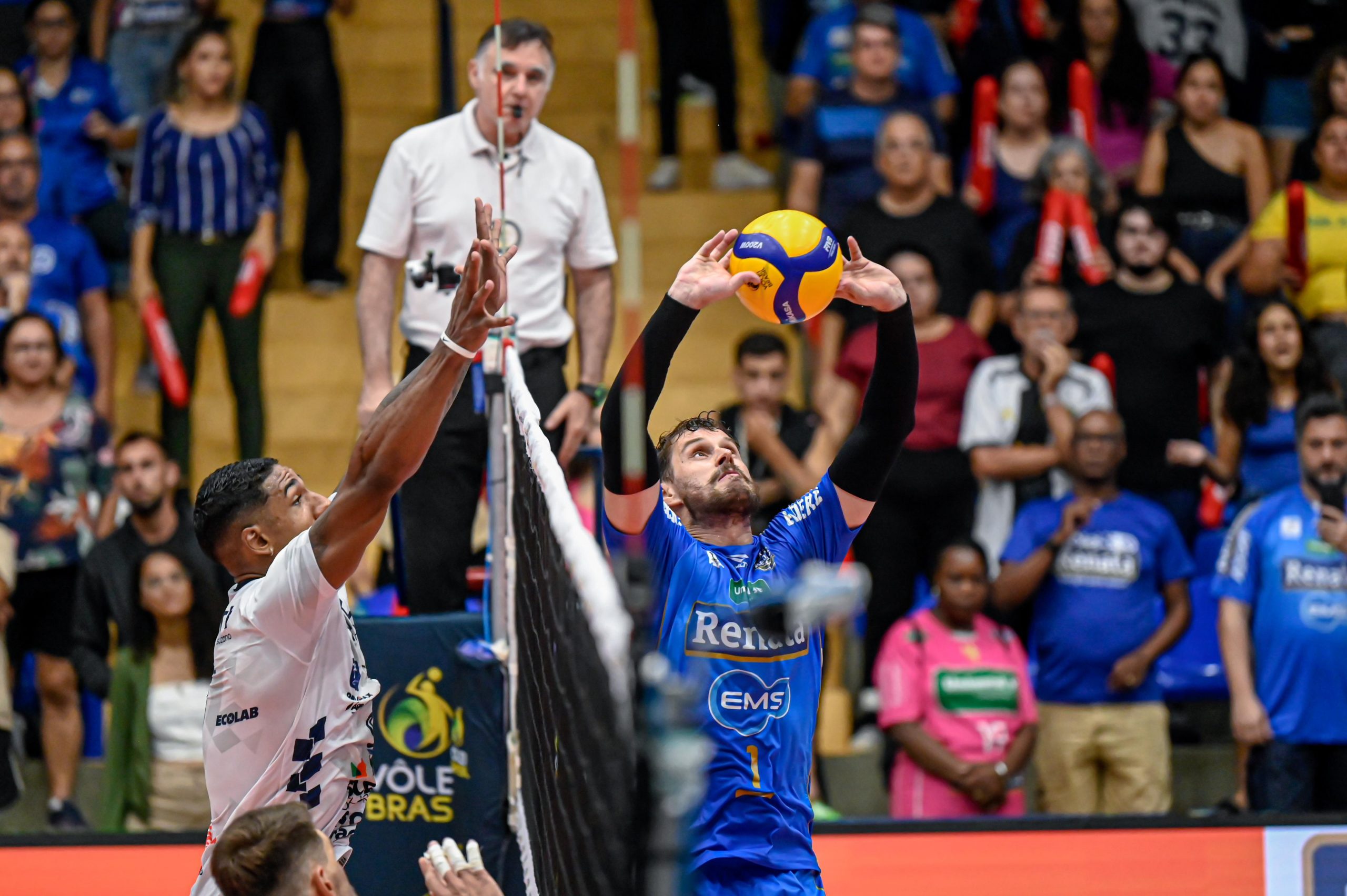 No retorno de Bruninho, Vôlei Renata vence Suzano e garante vaga na semifinal da Copa Brasil