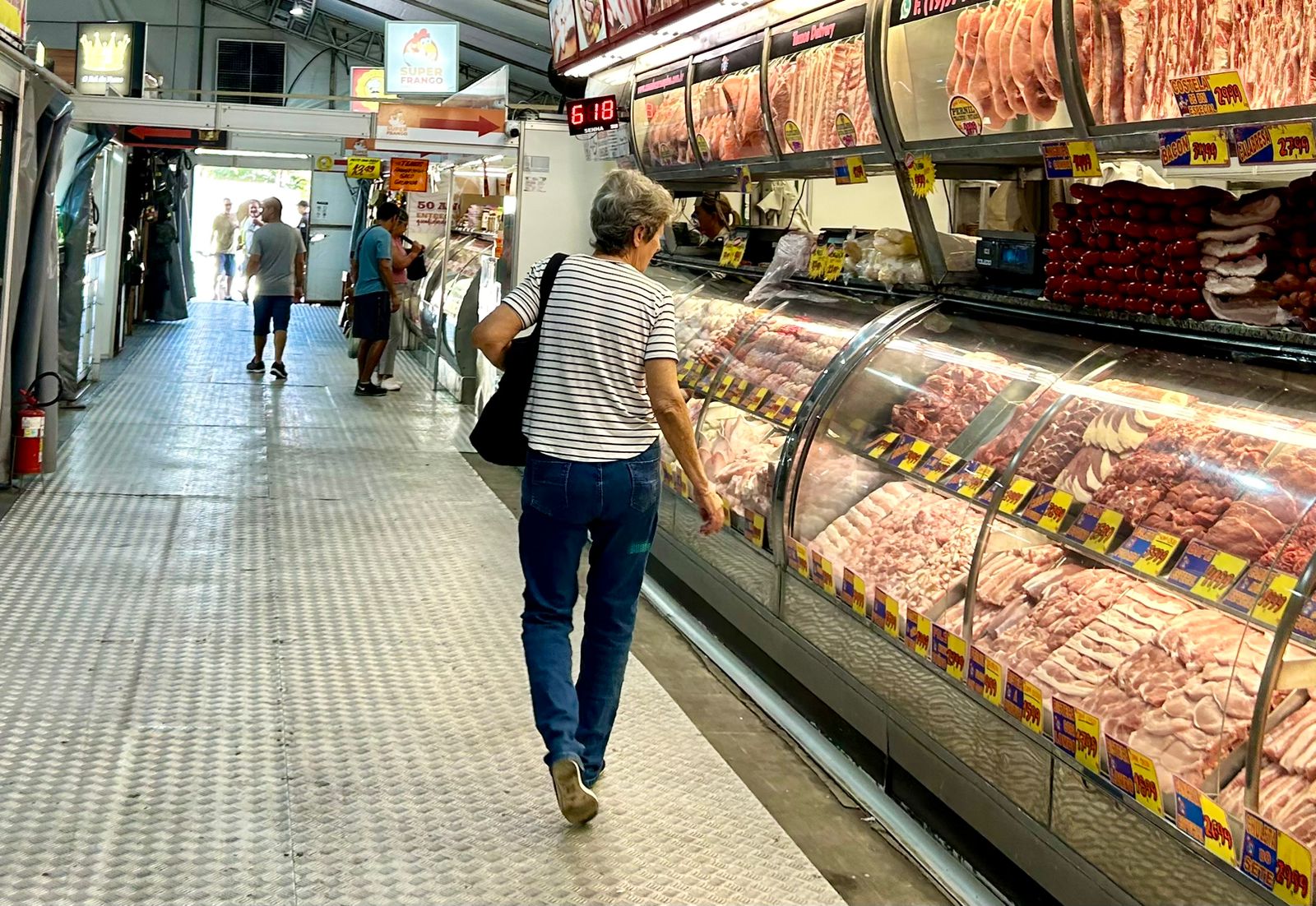 Setor de alimentação e bebidas registra aumento de preços e puxa inflação de 2024