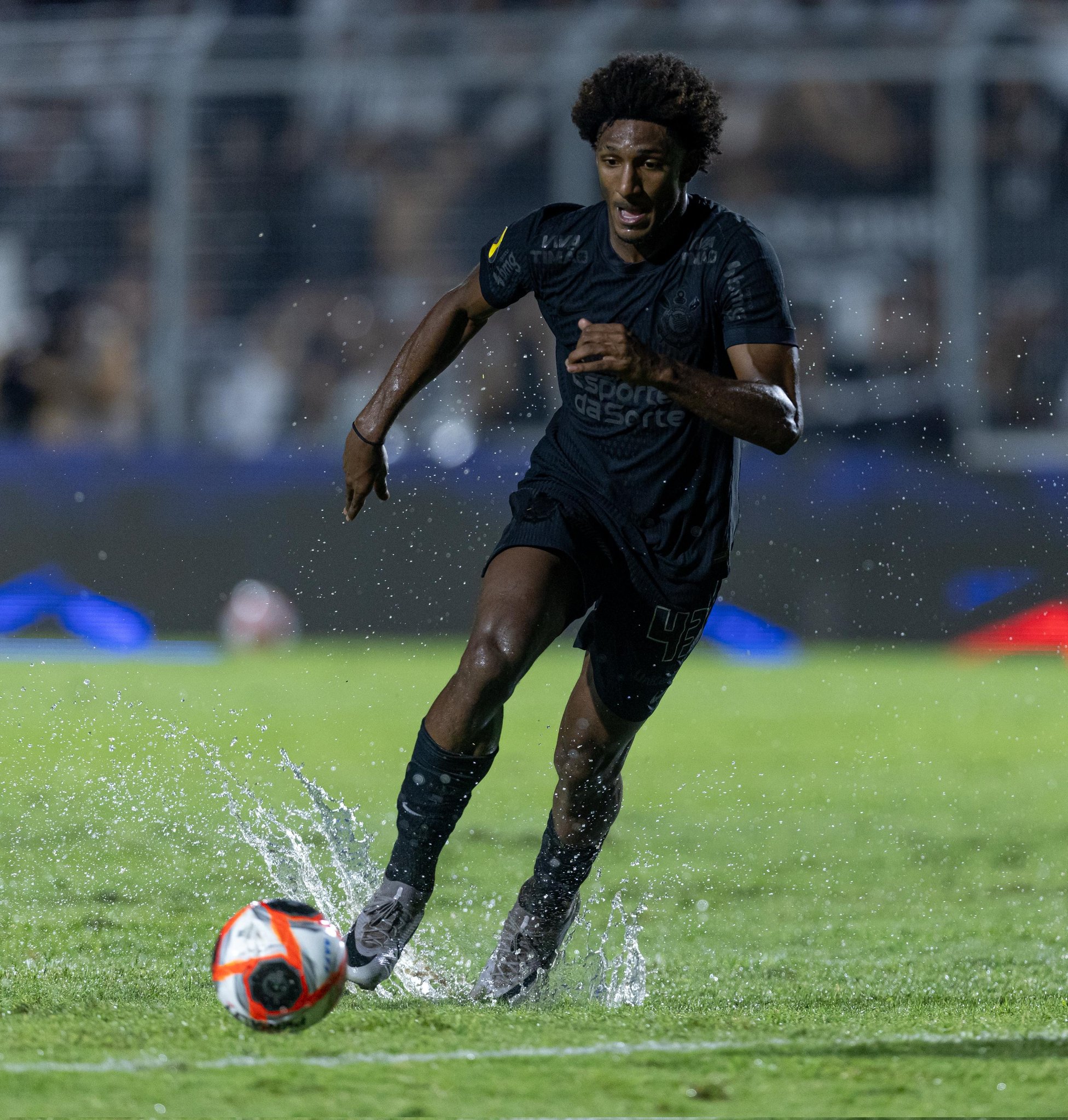 Após classificação, Corinthians se prepara para clássico contra o Santos nesta quarta-feira