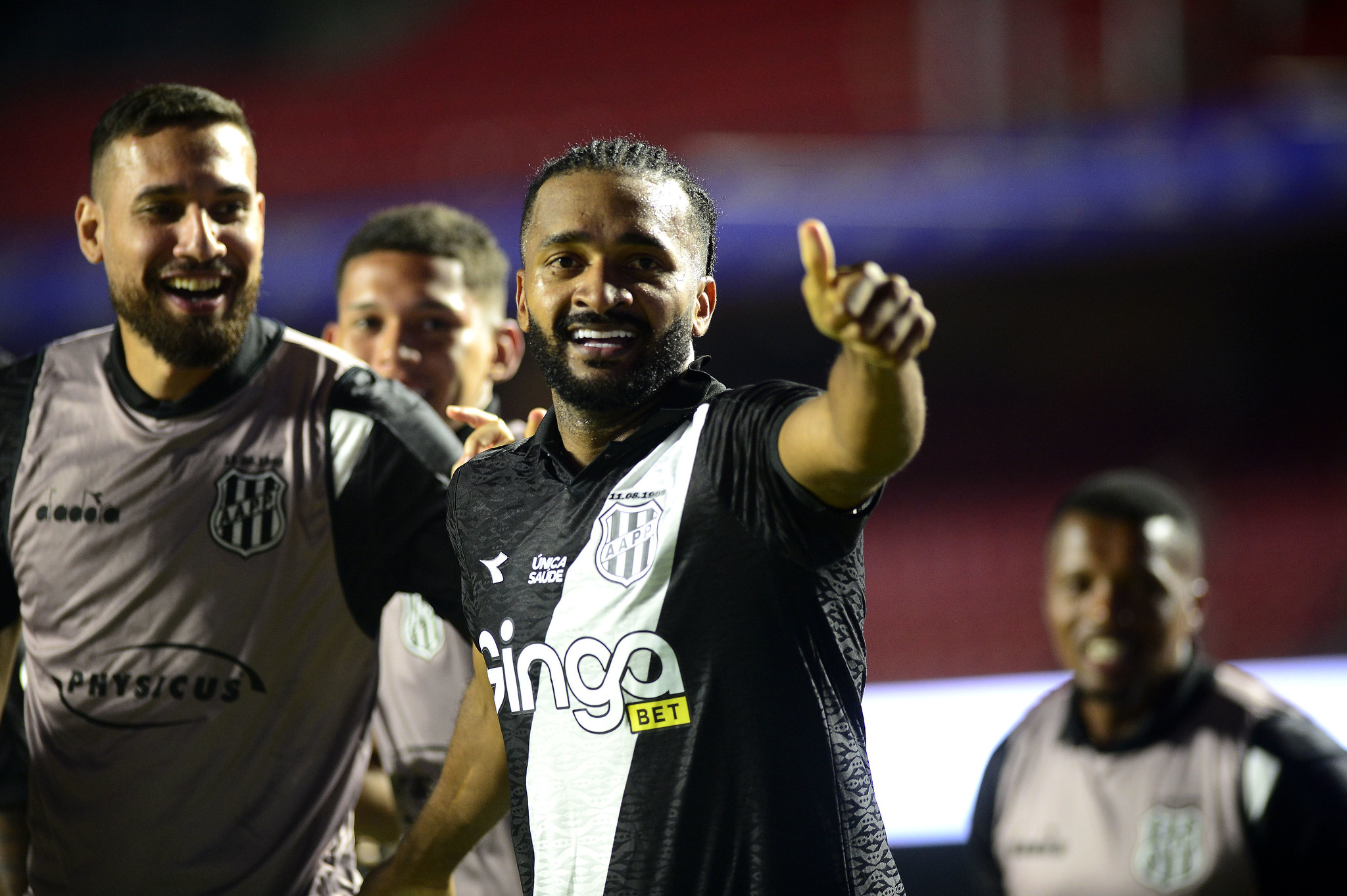 Artur comemora primeiro gol pela Ponte Preta: “Gol de sarrada”