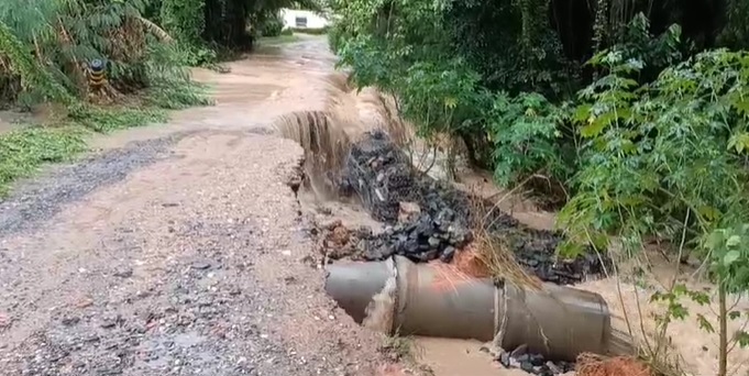 Chuva forte derruba ponte no Helvetia, em Indaiatuba; desvio tem 3km de extensão