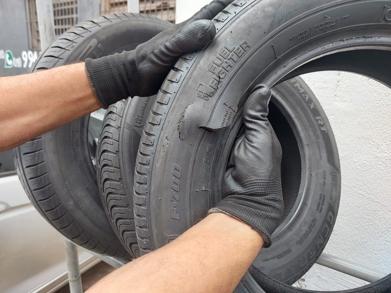 Chuvas e calor agravam buracos no asfalto e aumentam demanda por borracharias em Campinas 