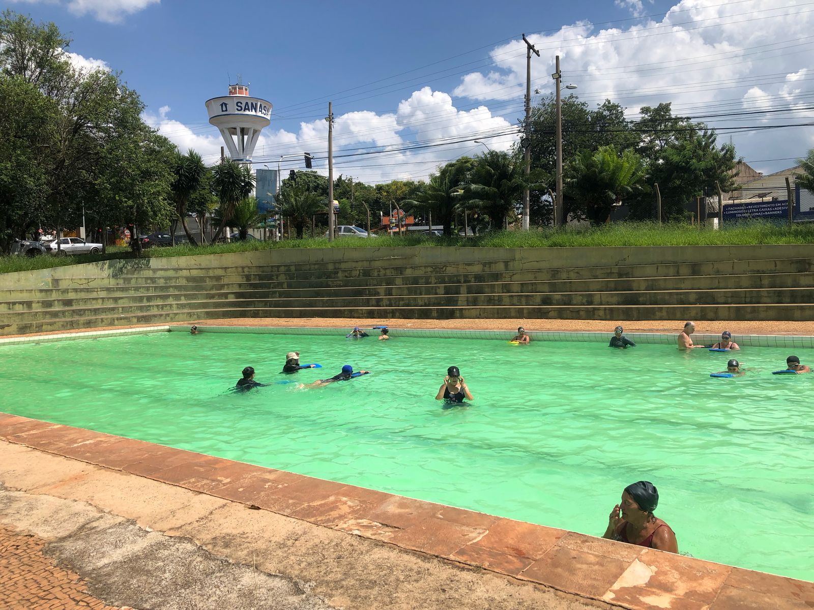 Com calor intenso, cresce movimentação nas piscinas públicas de Campinas