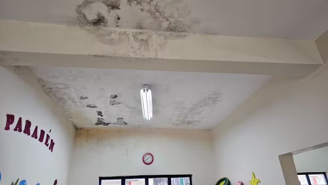 Creche de Cordeirópolis com problemas na estrutura é interditada e transfere crianças