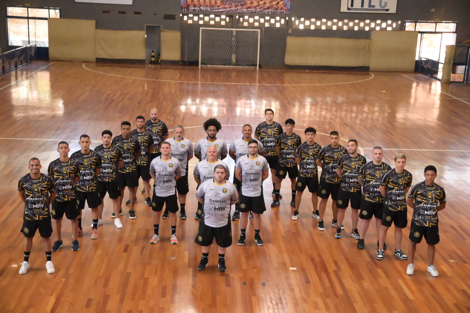 Pulo Futsal inicia preparação e apresenta elenco para temporada 2025