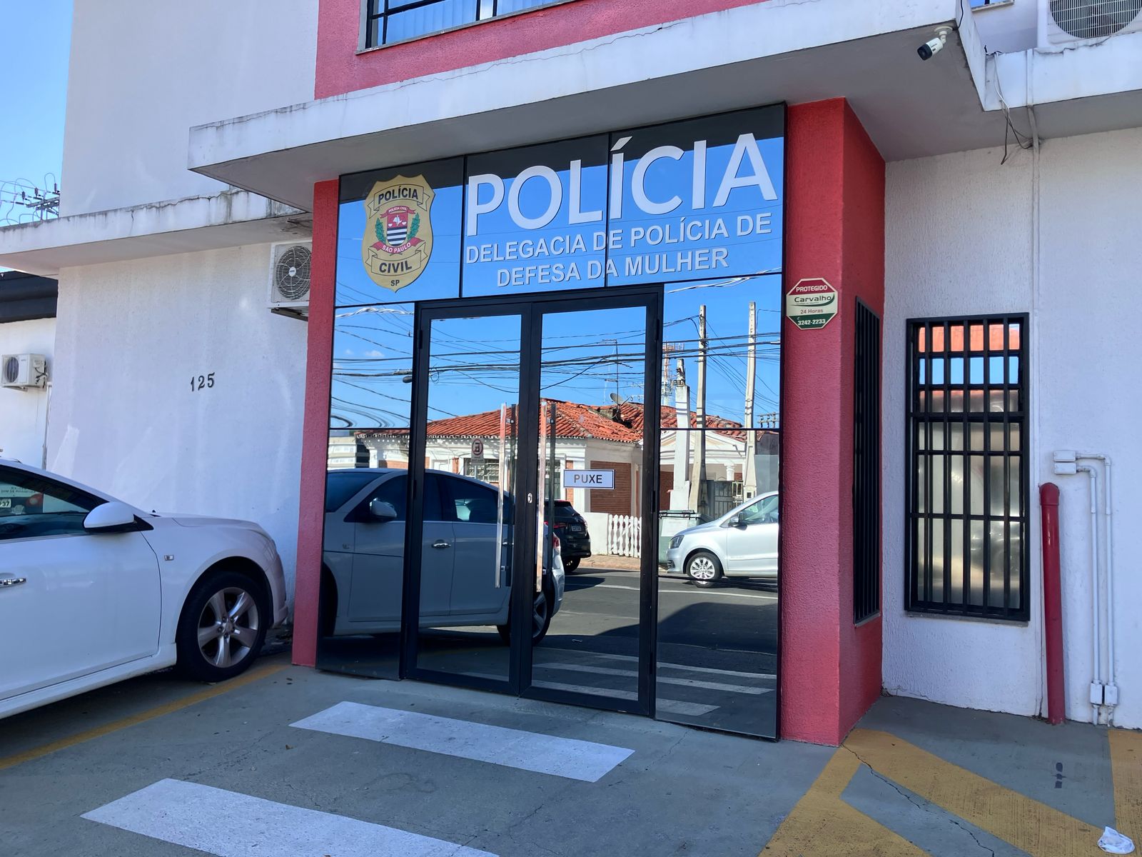 Polícia apreende armas e munições na casa de piloto denunciado por ameaça à ex-namorada