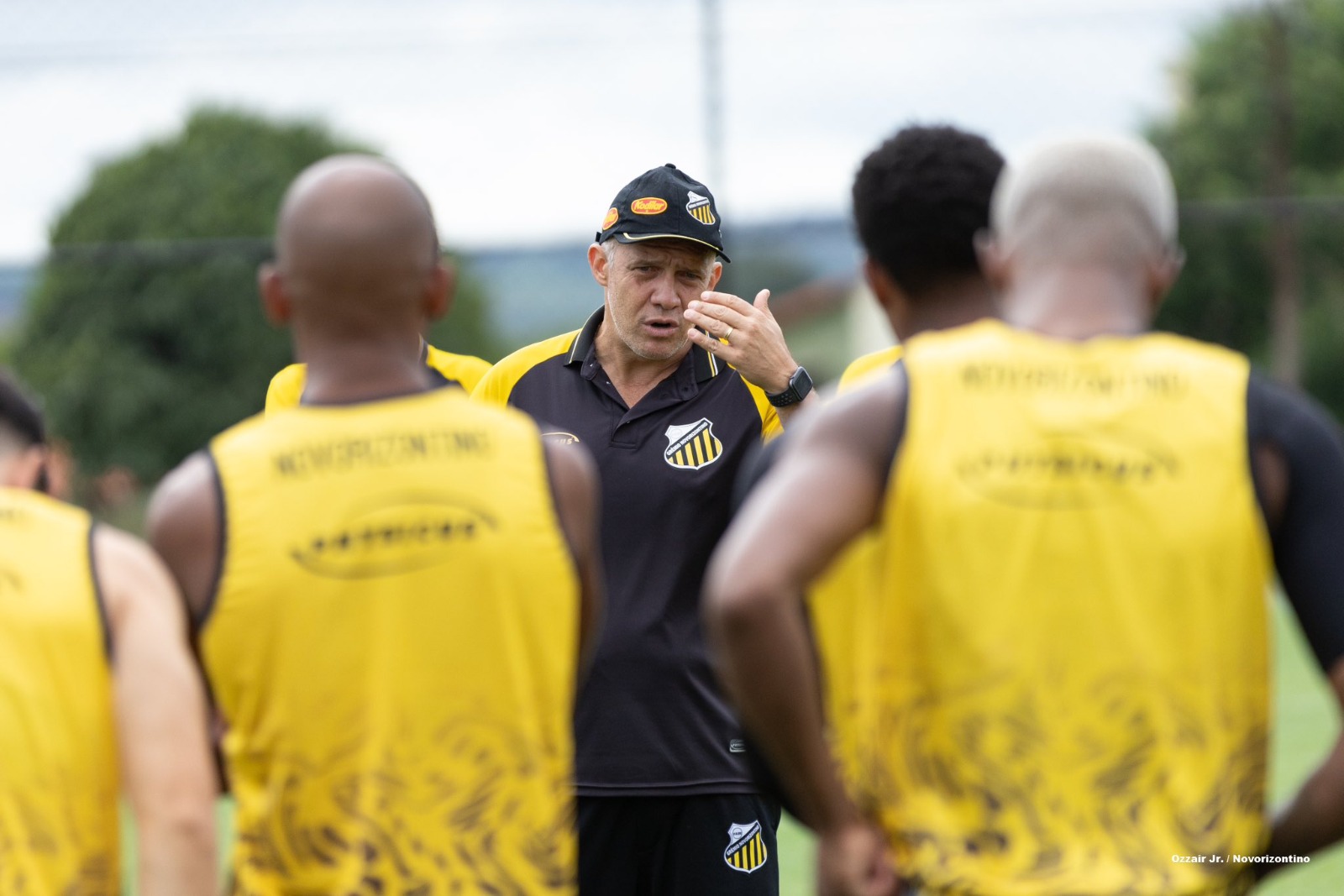 Antes de enfrentar o Guarani, técnico Eduardo Baptista pede paciência no Novorizontino