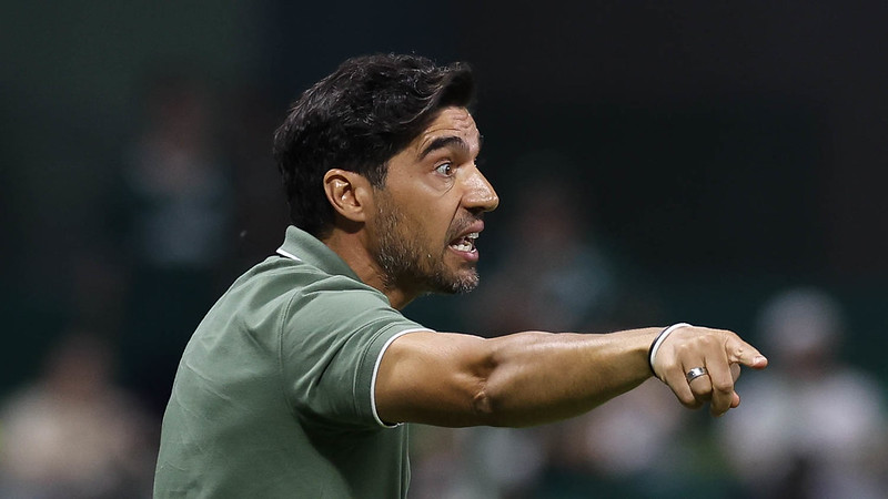 Seguidas lesões fazem Abel Ferreira reclamar do elenco curto do Palmeiras