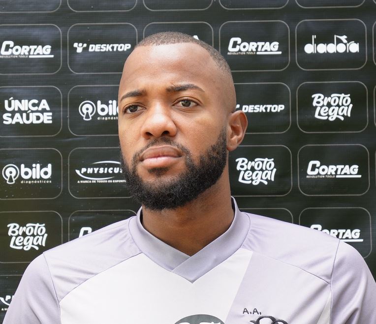 Titular no ataque da Ponte Preta, Victor Andrade projeta duelo contra o Noroeste