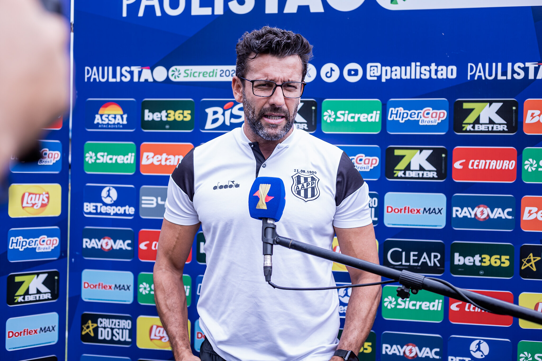 Valentim justifica time alternativo e projeta o clássico contra o Guarani