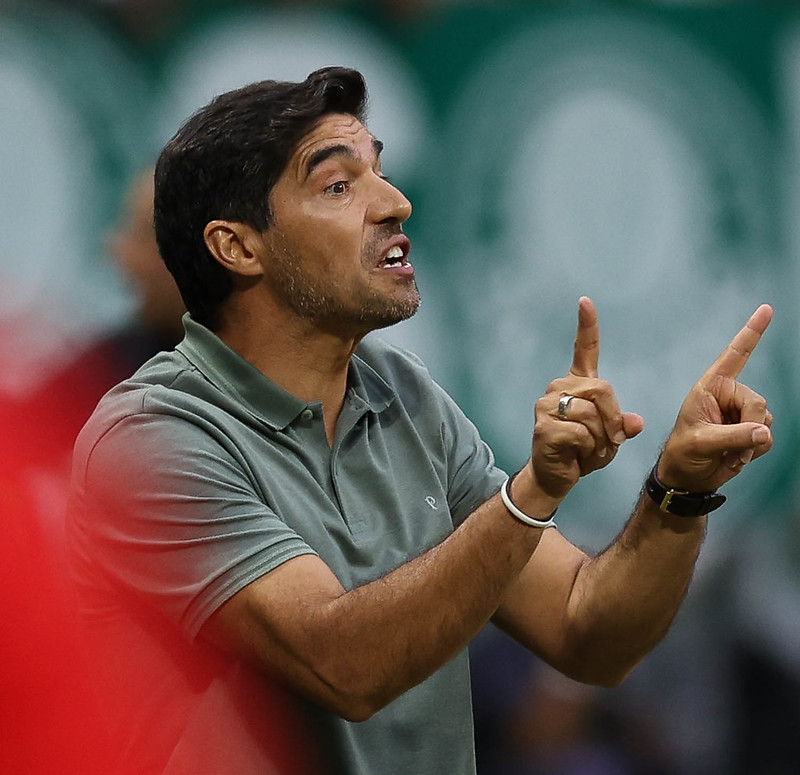 Após empate em casa, Abel Ferreira admite momento difícil no Palmeiras