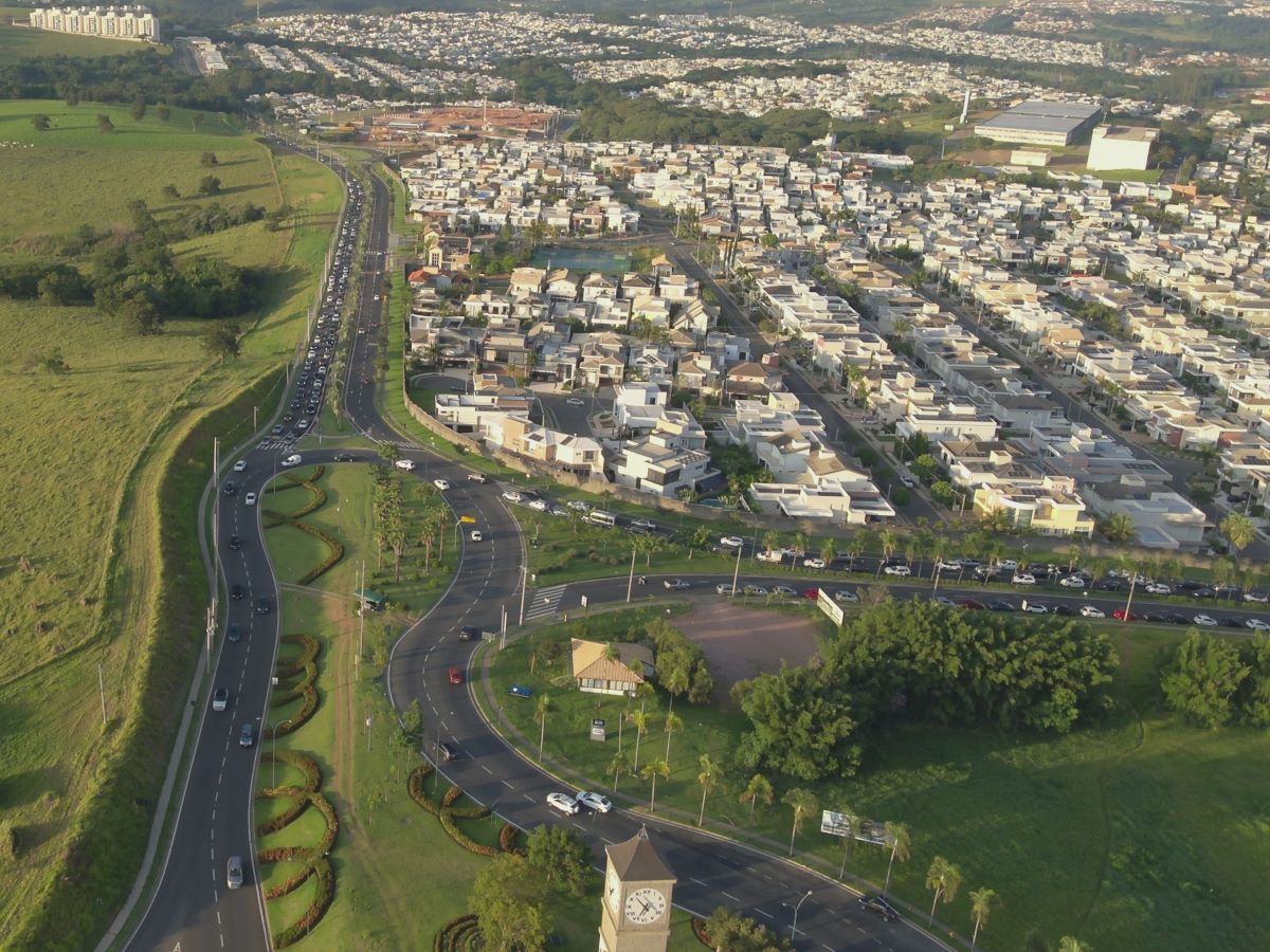 Emdec faz operação piloto de trânsito pela manhã no Swiss Park 