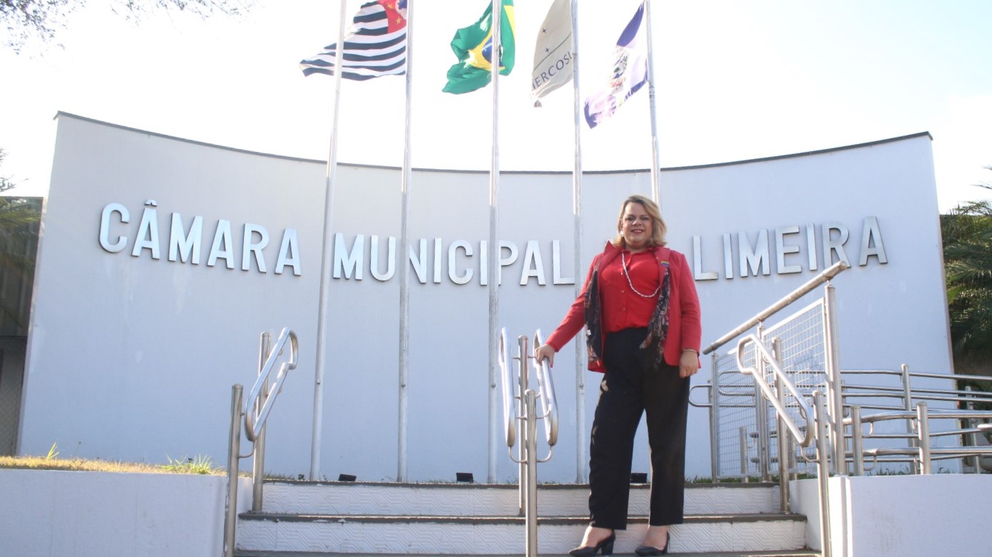 Enfrentando desafios, mulheres trans conquistam espaço no mercado de trabalho formal