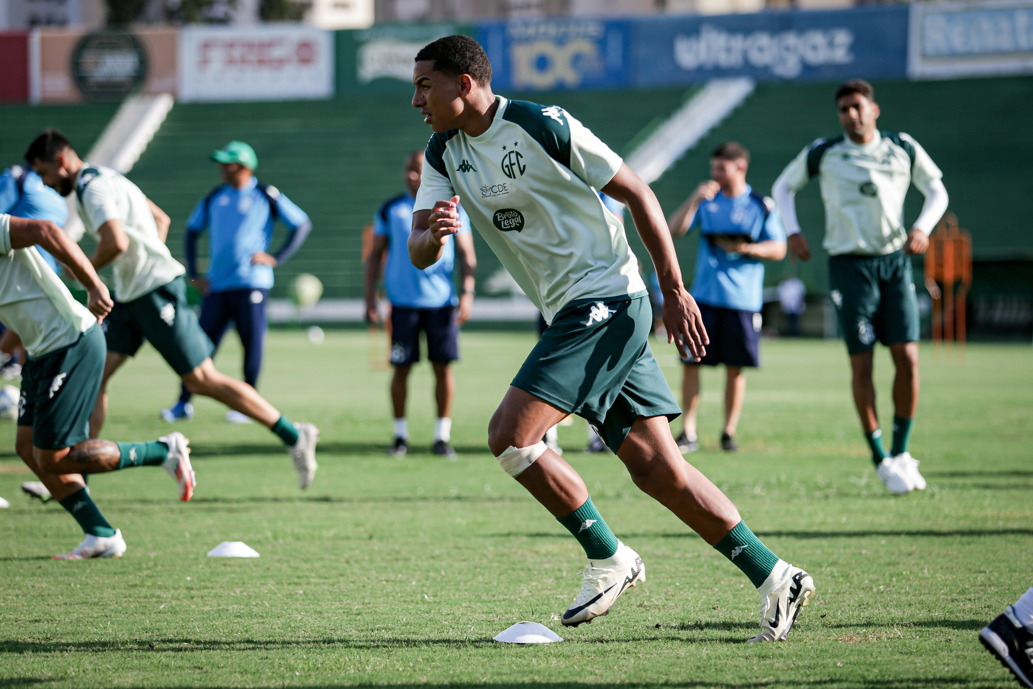 Guarani confirma rescisão com zagueiro e  empréstimo de Yan Henrique para o Internacional e
