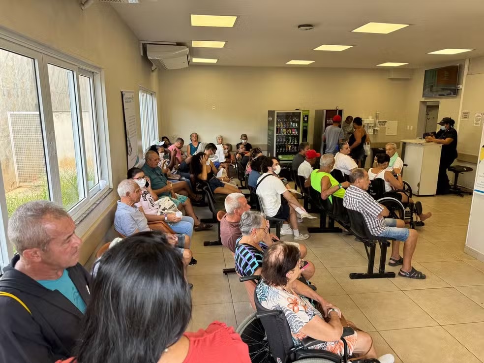 Hospital da Unicamp confirma superlotação no setor de emergência