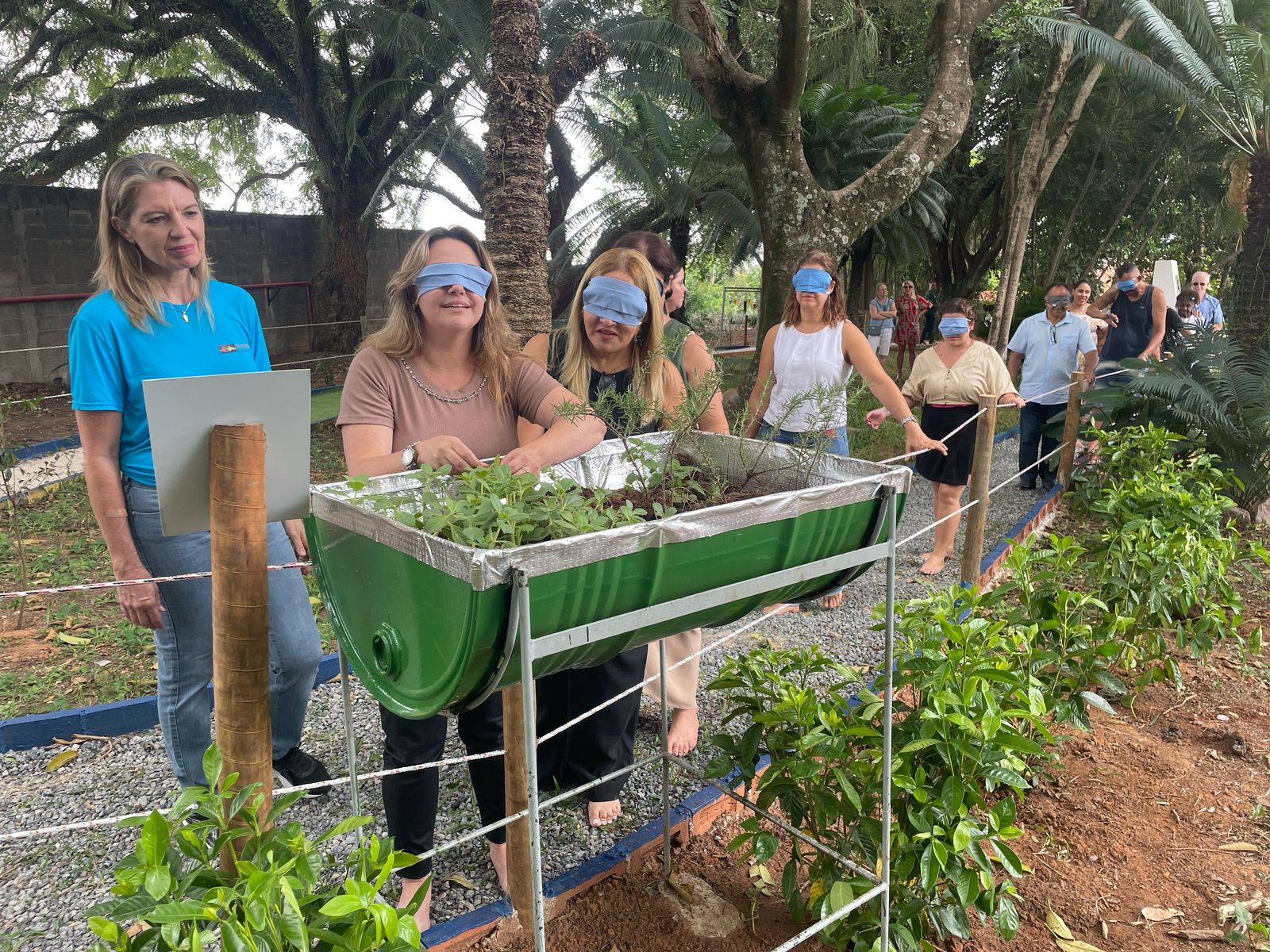 Instituto dos Cegos de Campinas entrega ‘jardim sensorial’ para desenvolver habilidades