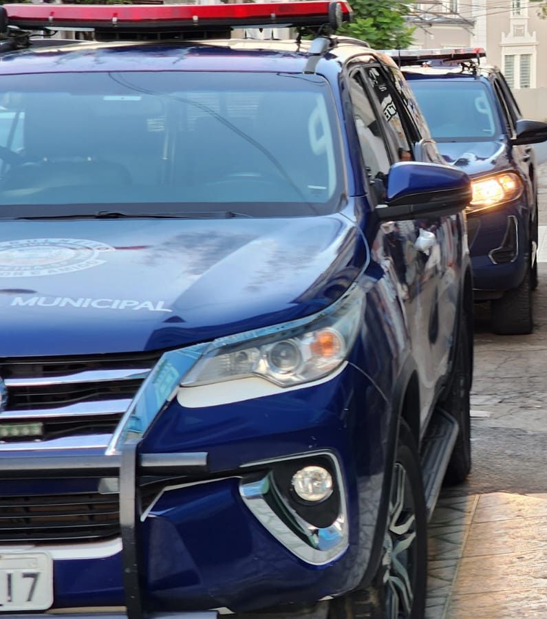 Mulher é detida por discriminação racial contra funcionária de supermercado