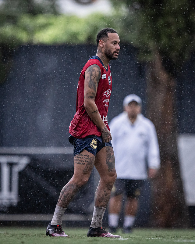 Perto de estreia no Brasileirão, Santos não conta com Neymar há quase um mês