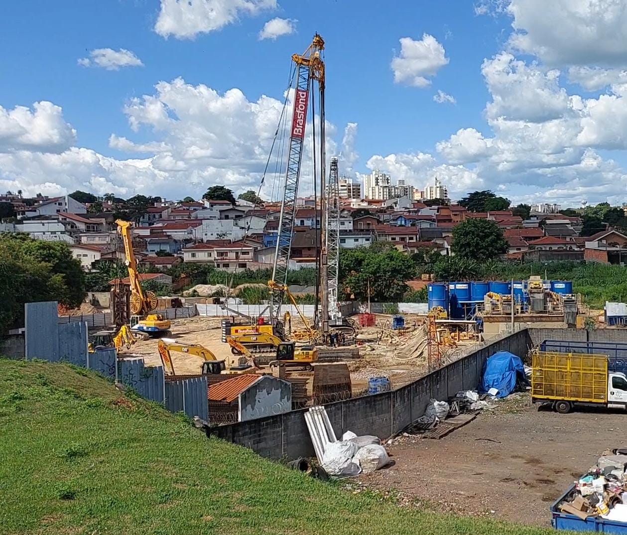 Prefeitura afirma que construção de túnel para controlar enchente segue dentro do cronograma