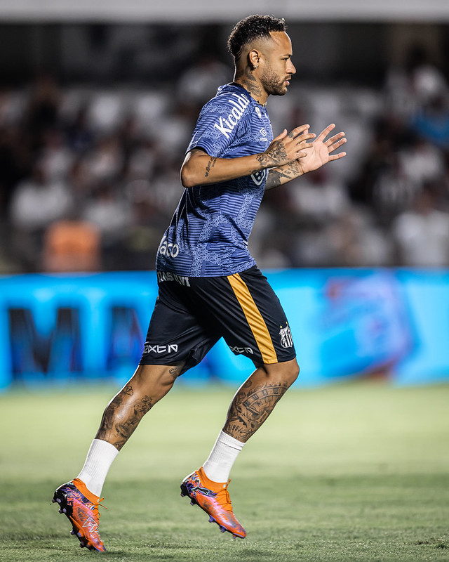 Presidente do Santos fala com otimismo sobre a renovação de Neymar