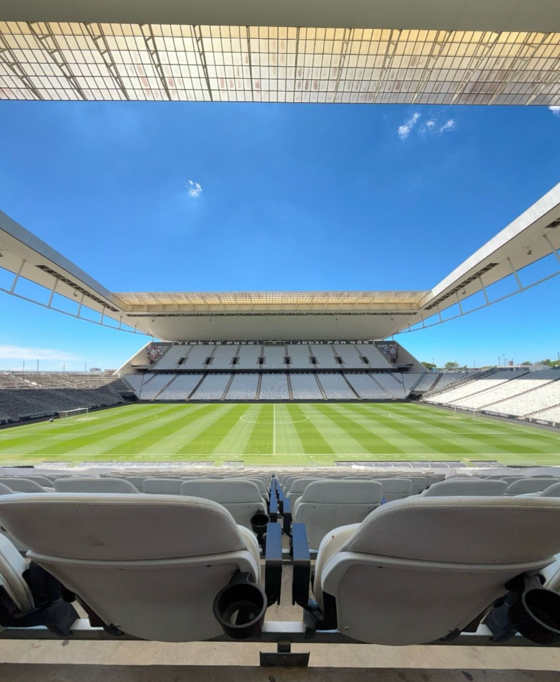 Corinthians faz melhorias no gramado da Neo Química antes da final do Paulistão