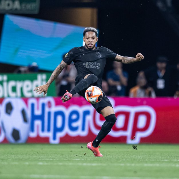 Corinthians poderá contar com meio-campo José Martínez no clássico contra o Santos