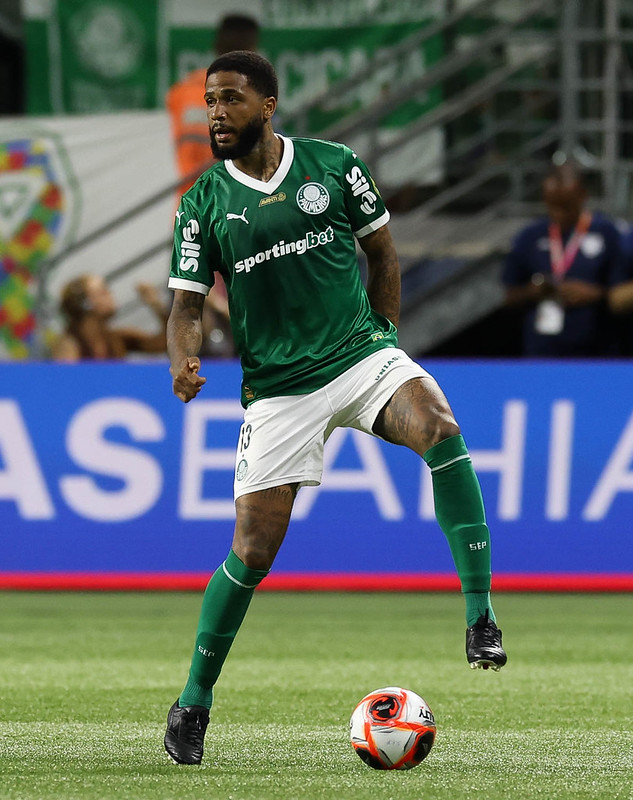 Boa atuação de Micael nos últimos jogos surpreende no Palmeiras  