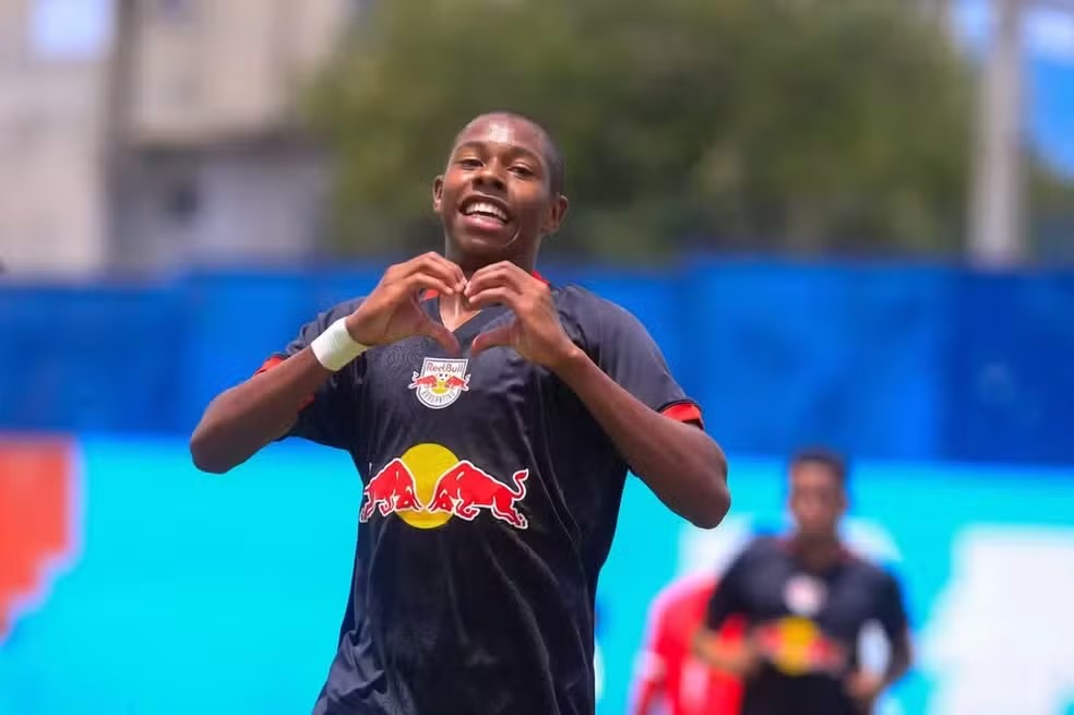 Jogador do sub-20 do RB Bragantino recebe alta, enquanto colega segue em estado grave após acidente