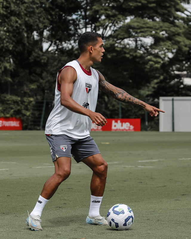 Sem negociação, Igor Vinícius pode deixar o São Paulo no final da temporada