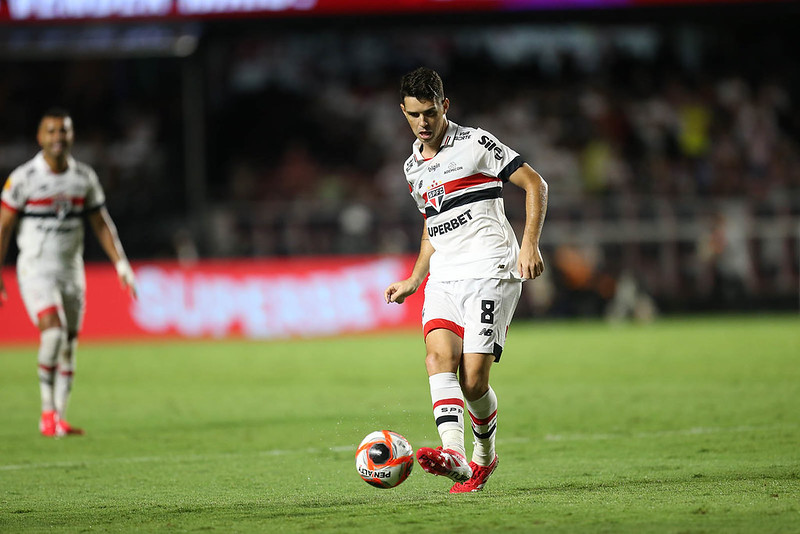Oscar desfalca São Paulo no Brasileirão e preocupa para estreia na Libertadores
