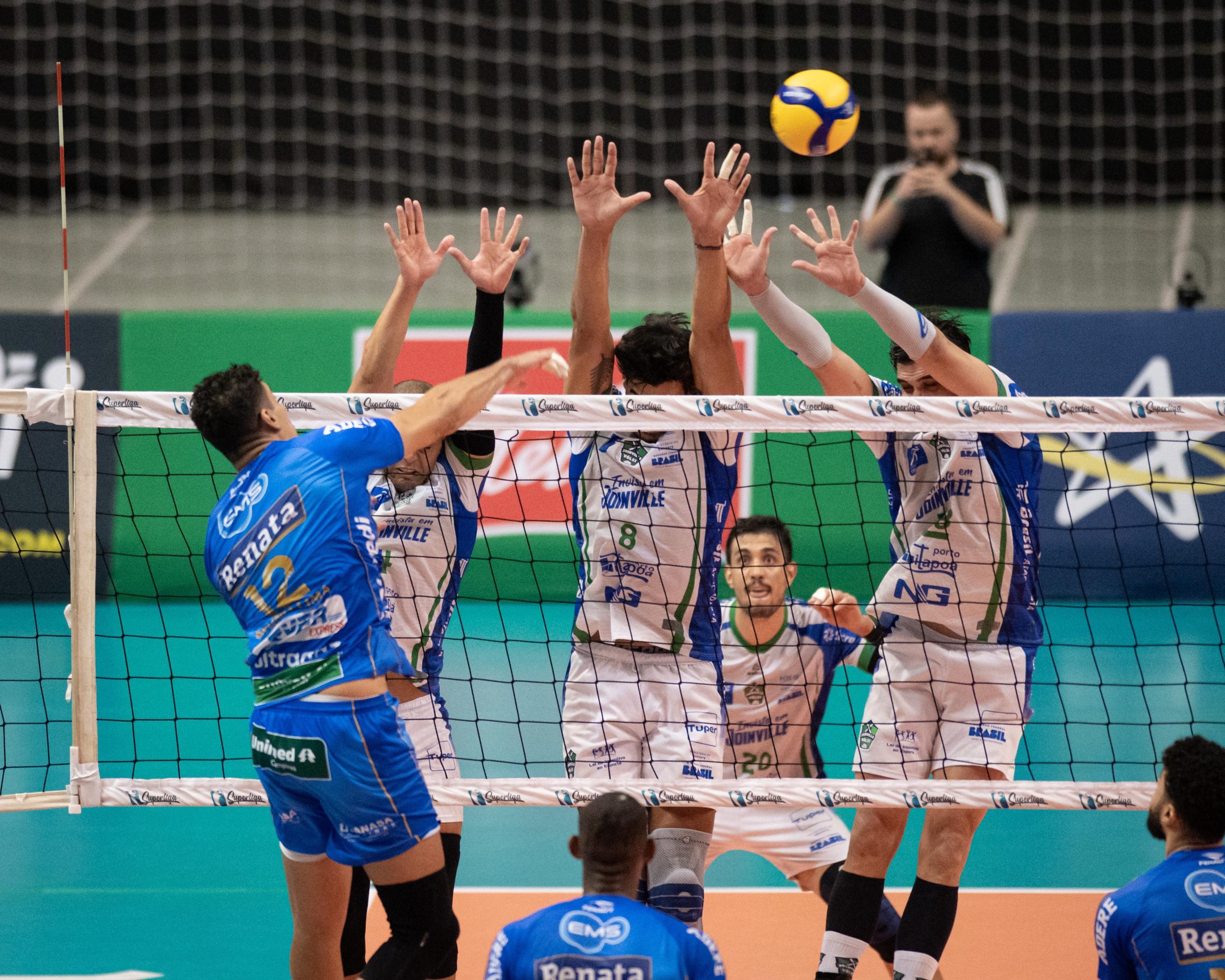 Vitória em cima do Joinville coloca Vôlei Renata na terceira colocação da Superliga