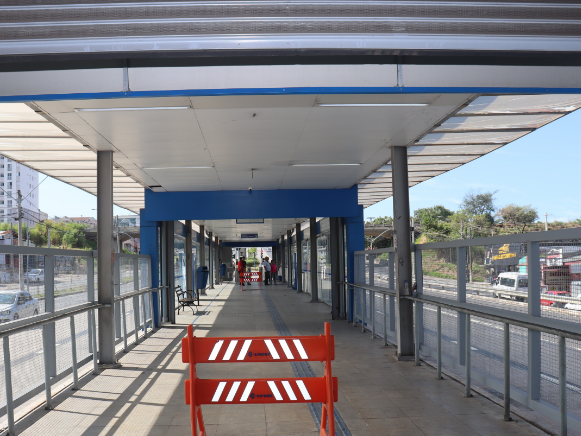 Após prejuízos de R$ 25 mil, Emdec instala gradis para coibir vandalismo em estação BRT 