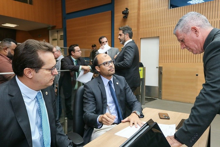 Câmara de Campinas vota novamente projeto que isenta taxa de estadia em pátios aos fins de semana e feriados