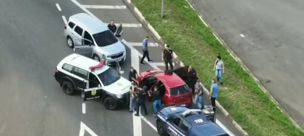 Dupla é presa suspeita de buscar drogas em São Paulo para vendas na região