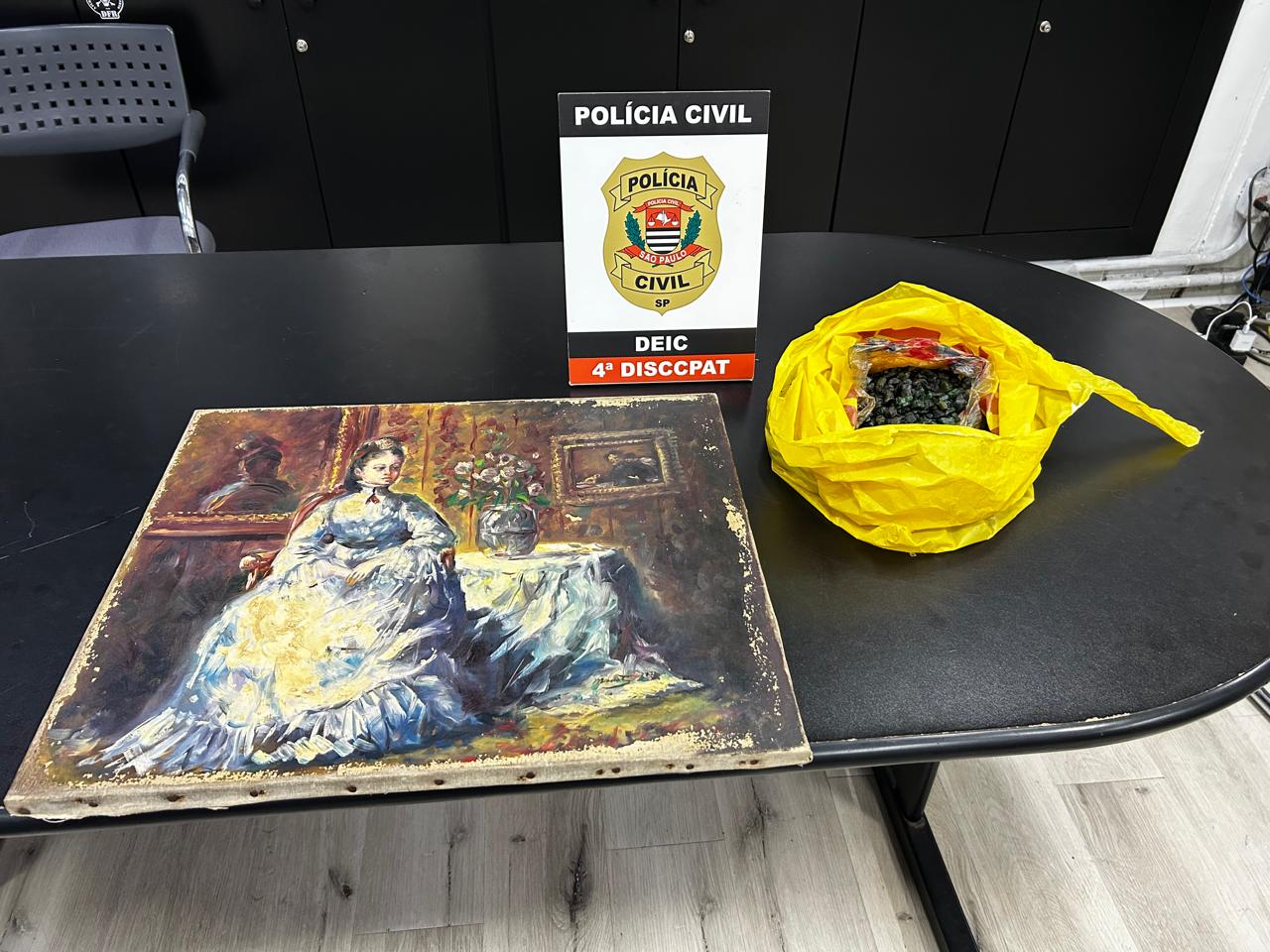 Operação do DEIC encontra obras de arte e joias roubadas de casas da região