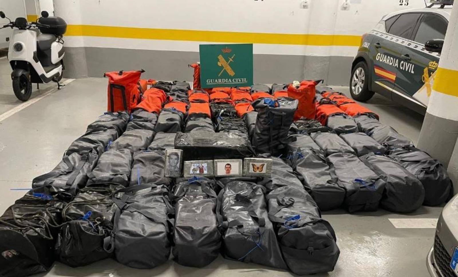 PF faz operação contra o tráfico internacional que atravessava o oceano de barco