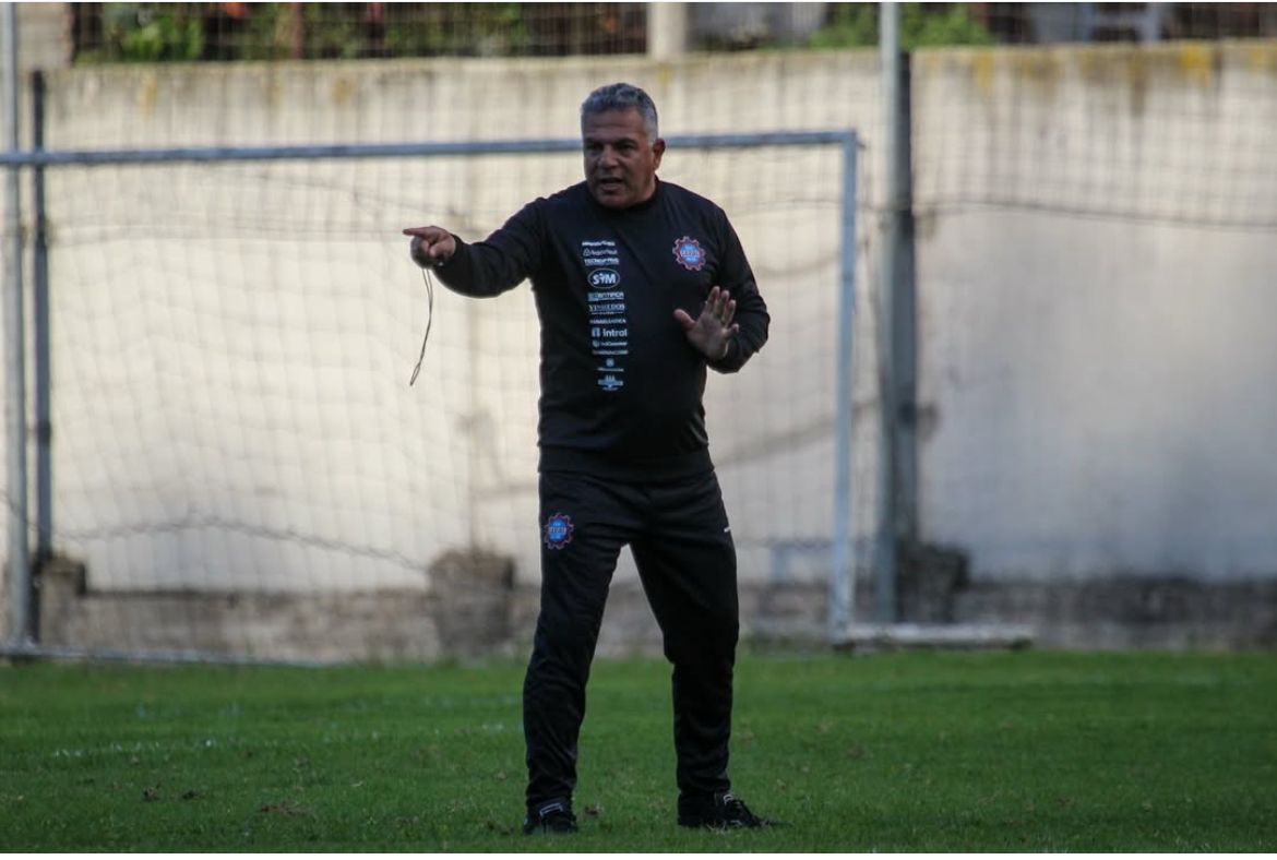 Antes de enfrentar o Guarani, Caxias demite técnico Luizinho Vieira