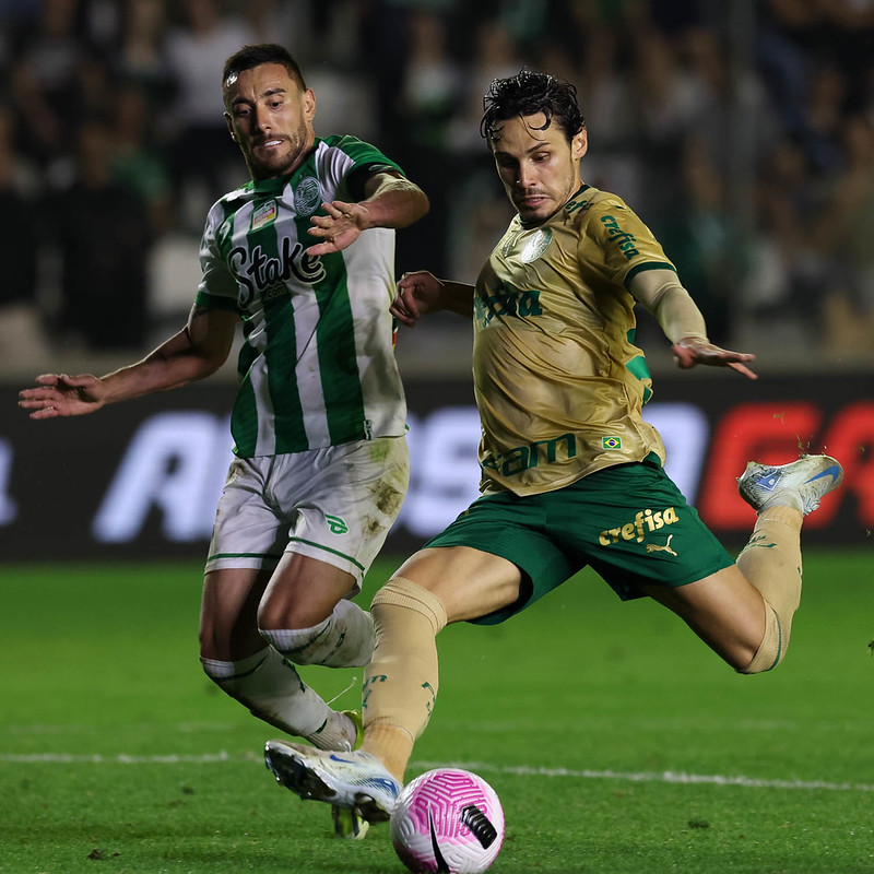 Diretor do Palmeiras descarta qualquer possibilidade de saída de Raphael Veiga