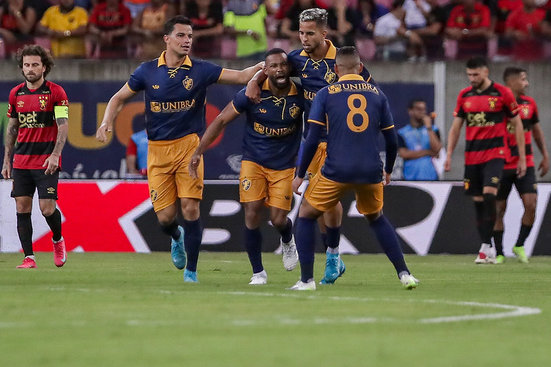 Técnico Milton Mendes acredita num desempenho melhor do Retrô contra a Ponte Preta