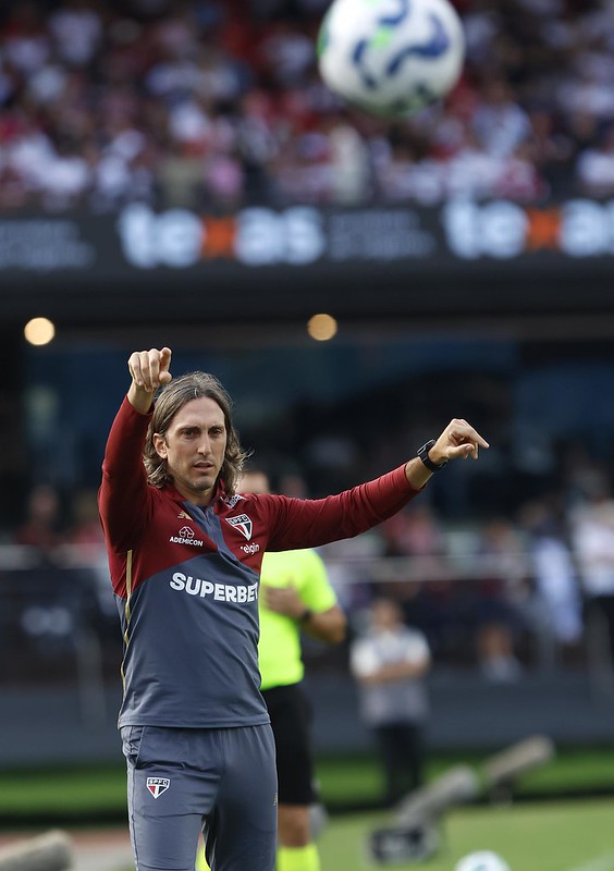 Após primeira vitória no Brasileiro, São Paulo pensa na Libertadores