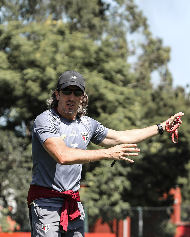 Com esquema de três zagueiros mantido, São Paulo recebe Alianza Lima