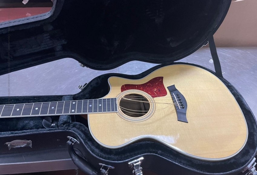 Leilão da Receita Federal dia 29 tem violão, iPhones e peças de microscópio