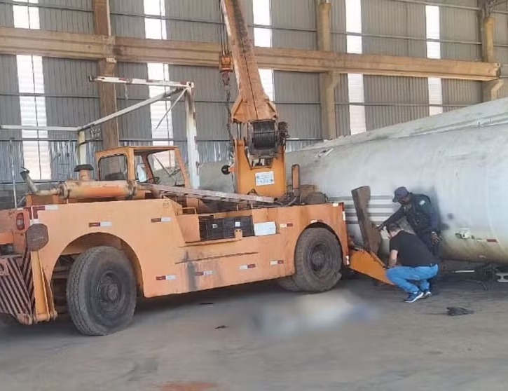 Tanque cai e mata trabalhador em empresa de Paulínia 