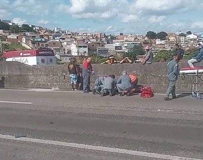 Pedestre é socorrido em estado grave após ser atropelado na Santos Dumont  