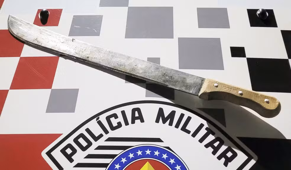 Comemoração do Dia das Mães termina com dois feridos com facão em Rio das Pedras