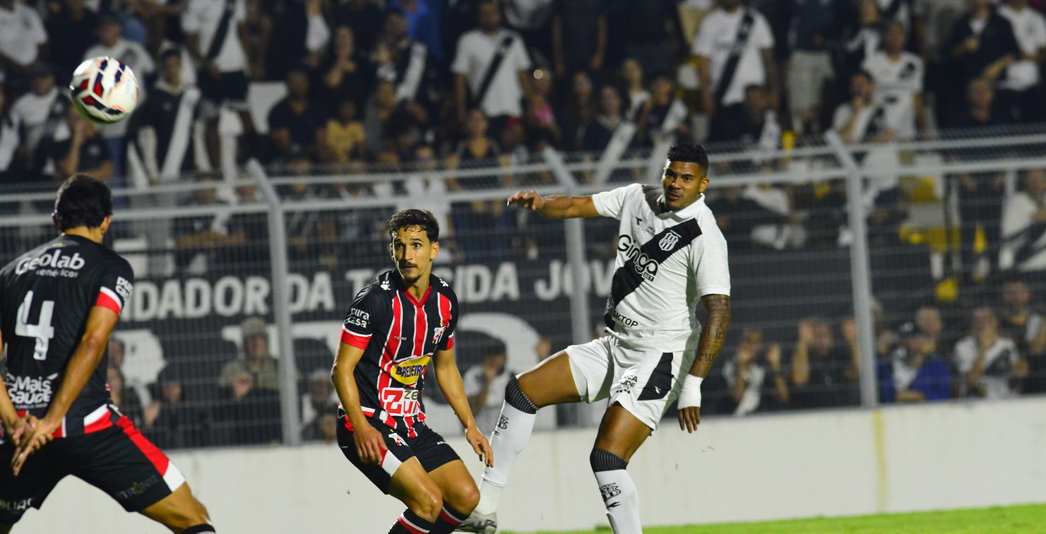 Jeh comemora retorno pela Ponte Preta, mas afirma: “Não aguento 90 minutos”