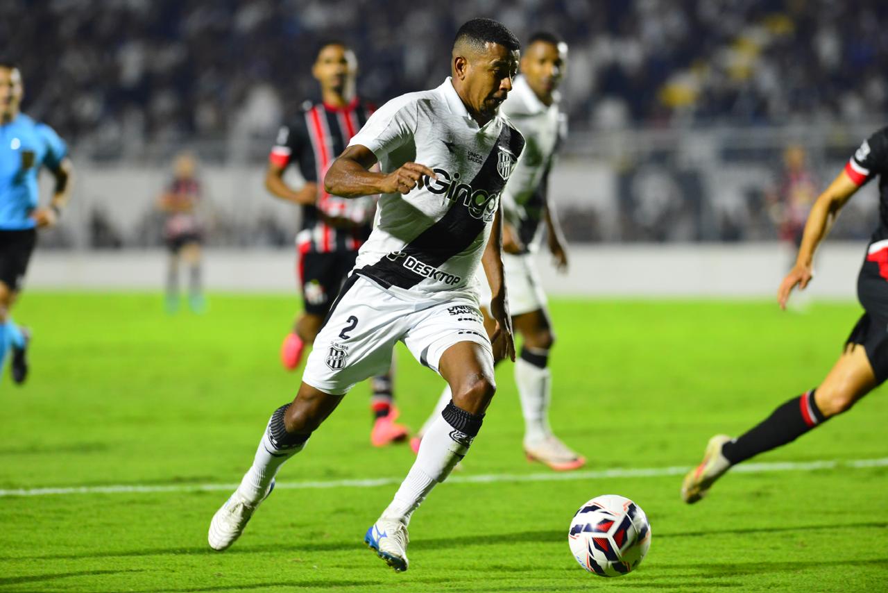 Maguinho vive expectativa de completar 450 jogos como profissional: “Momento de muita alegria”