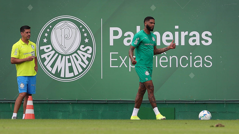 Perto de enfrentar o Bolívar, Abel Ferreira aguarda pela volta do zagueiro Micael no Palmeiras