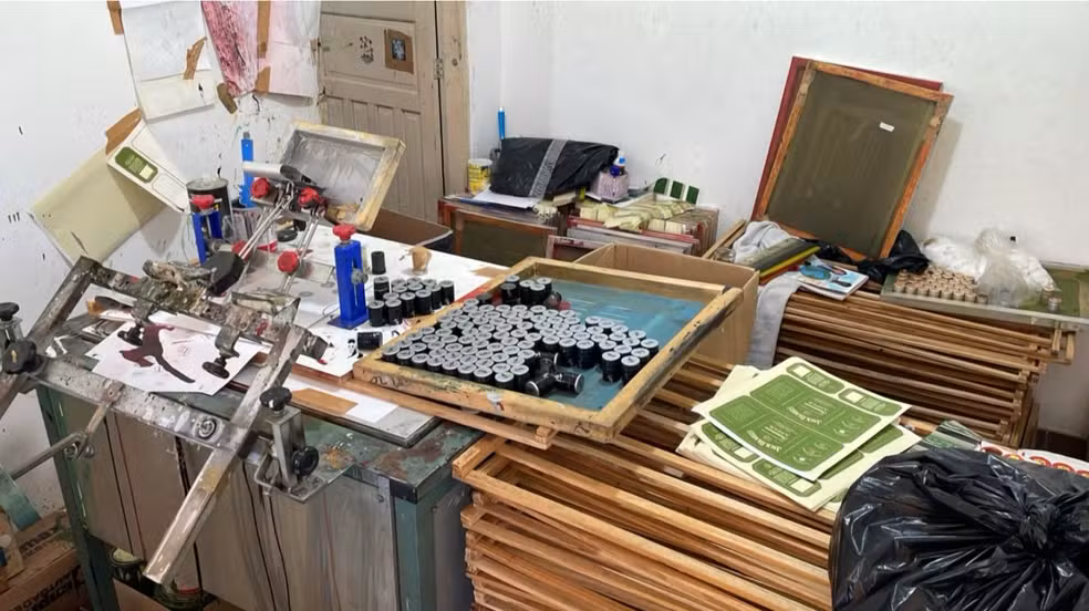 Polícia fecha fábrica clandestina de bebidas e prende três suspeitos em Campinas