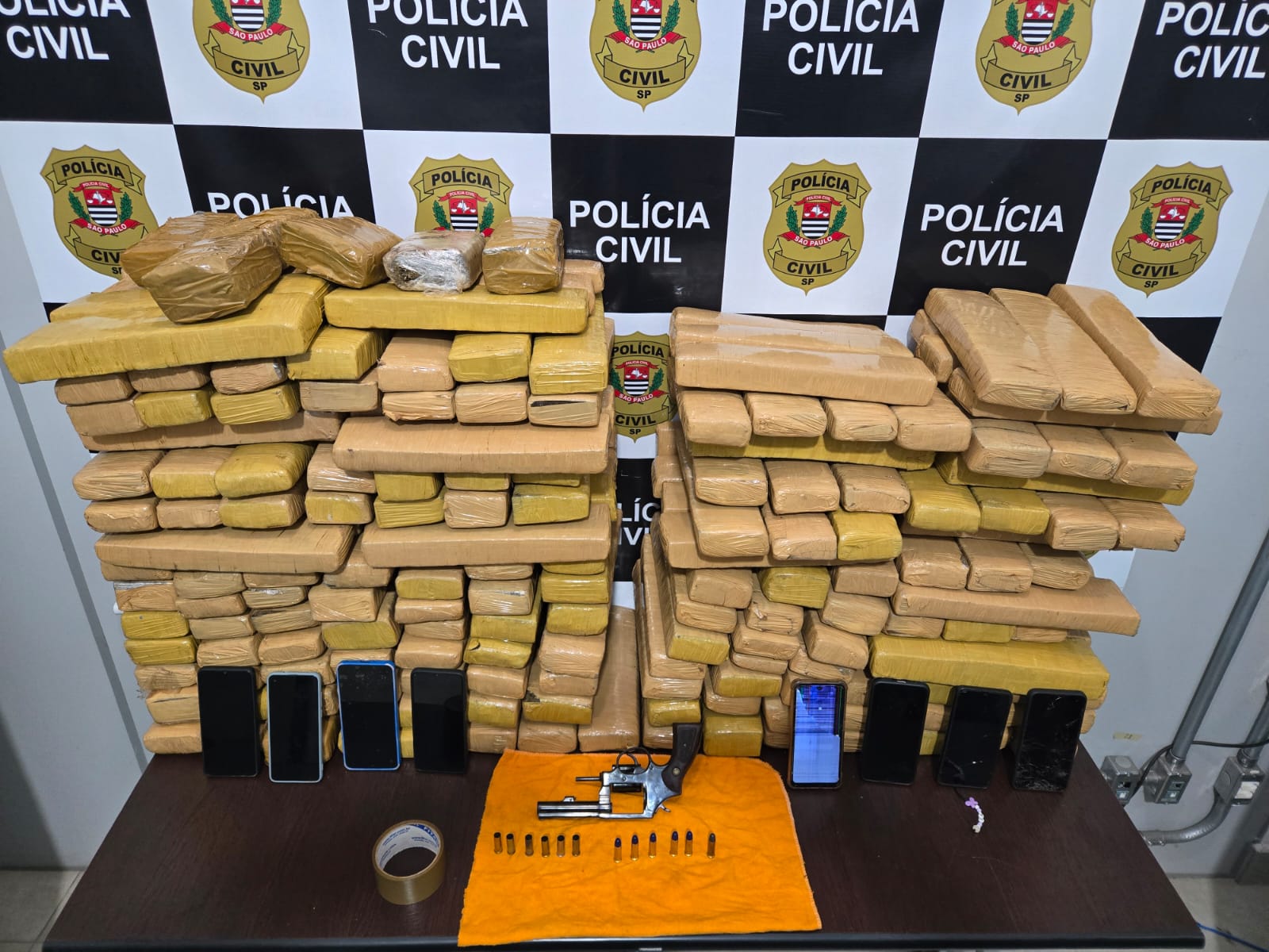 Polícia prende trio com quase 200 kg de maconha em Engenheiro Coelho